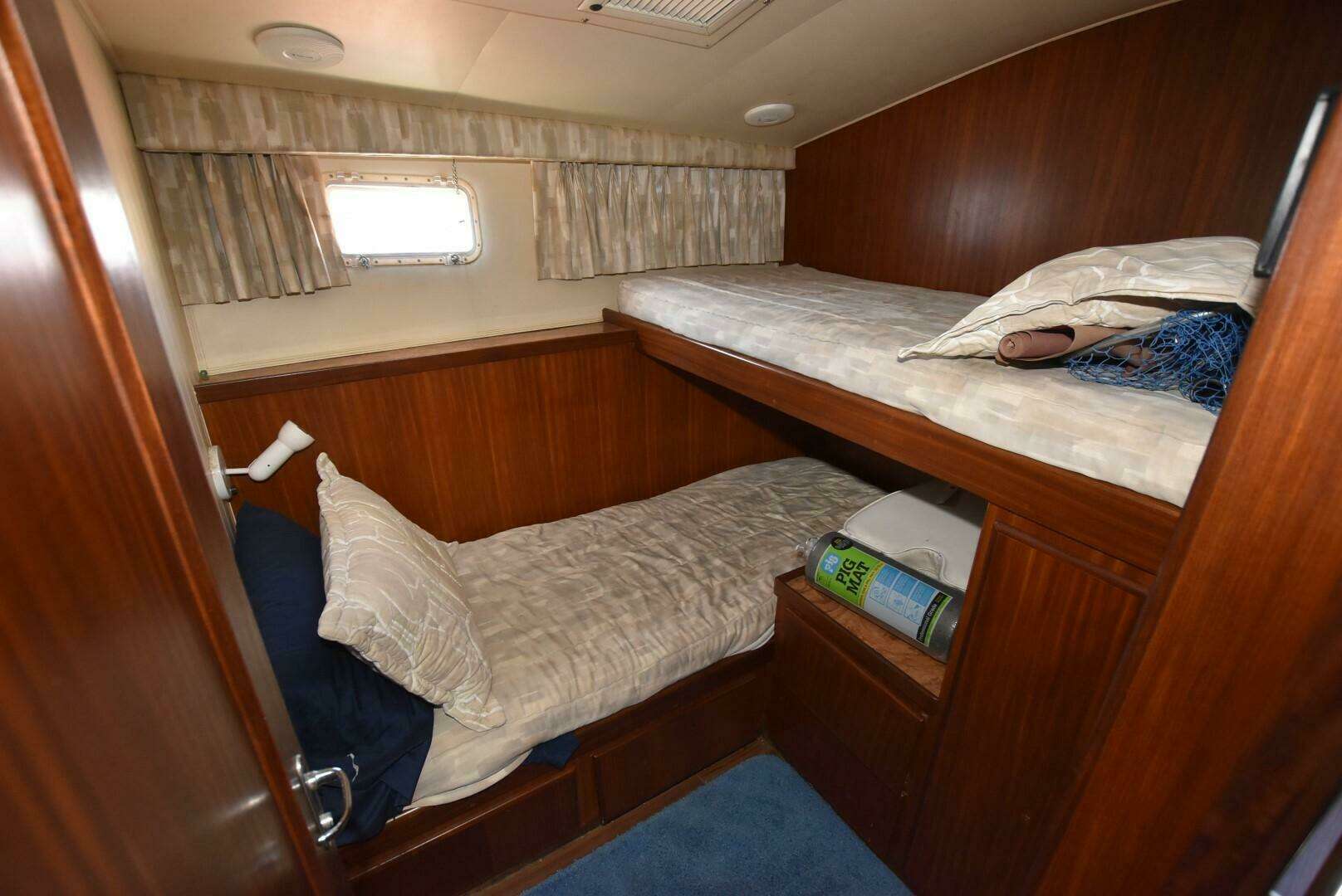 1988 Hatteras 48 Convertible - Image 8