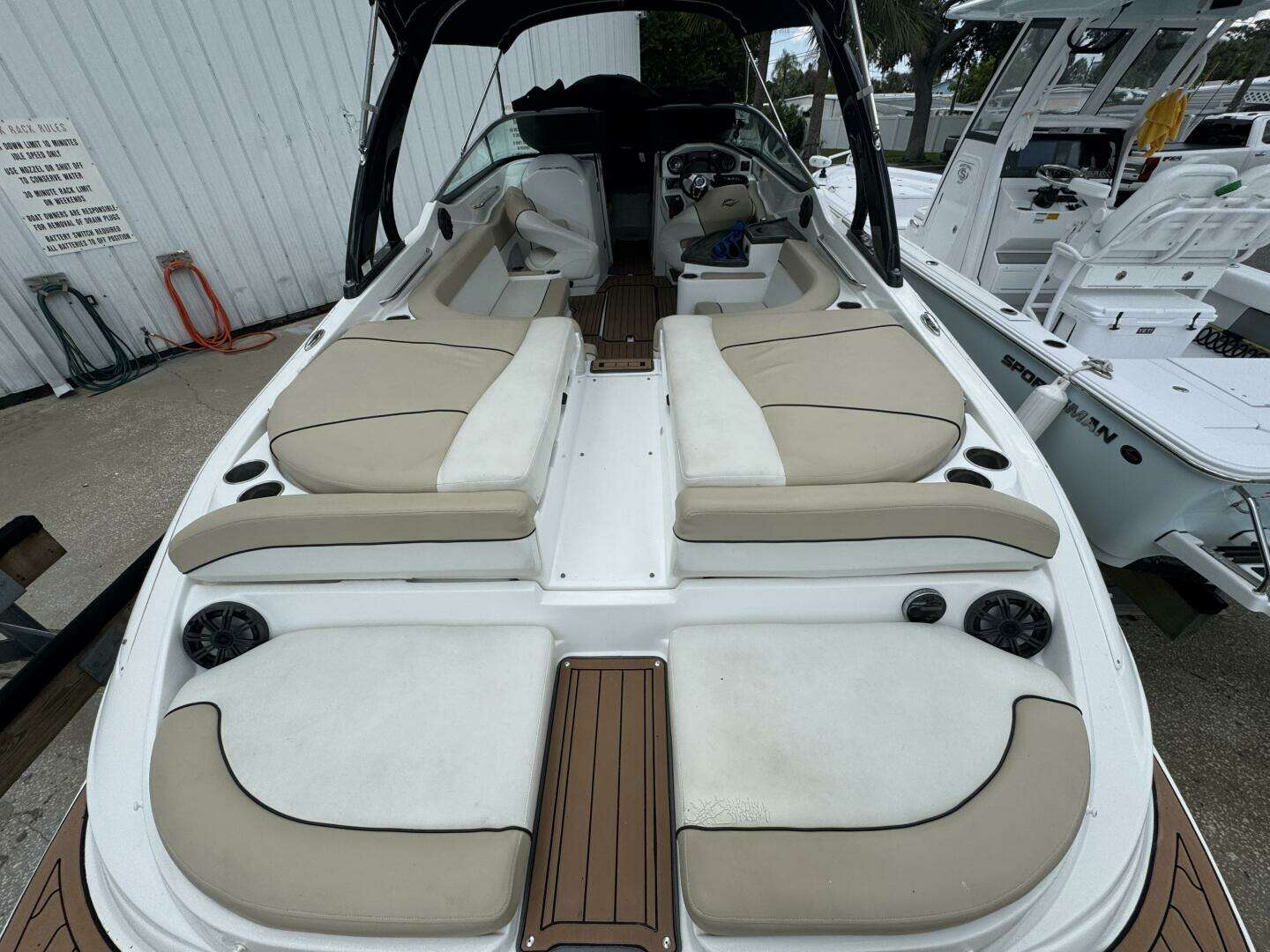 2017 Rinker QX 29 - Image 8