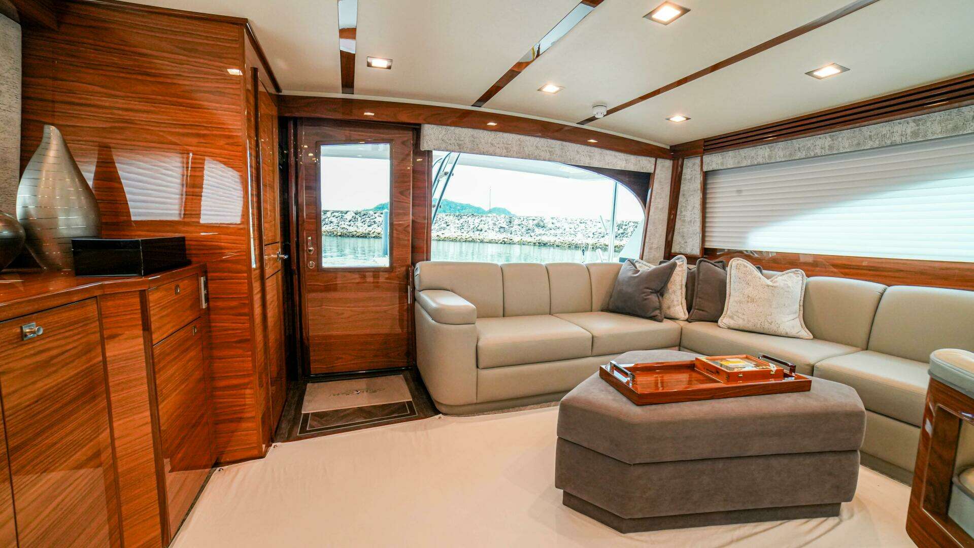 2023 Viking 72 Convertible - Image 34