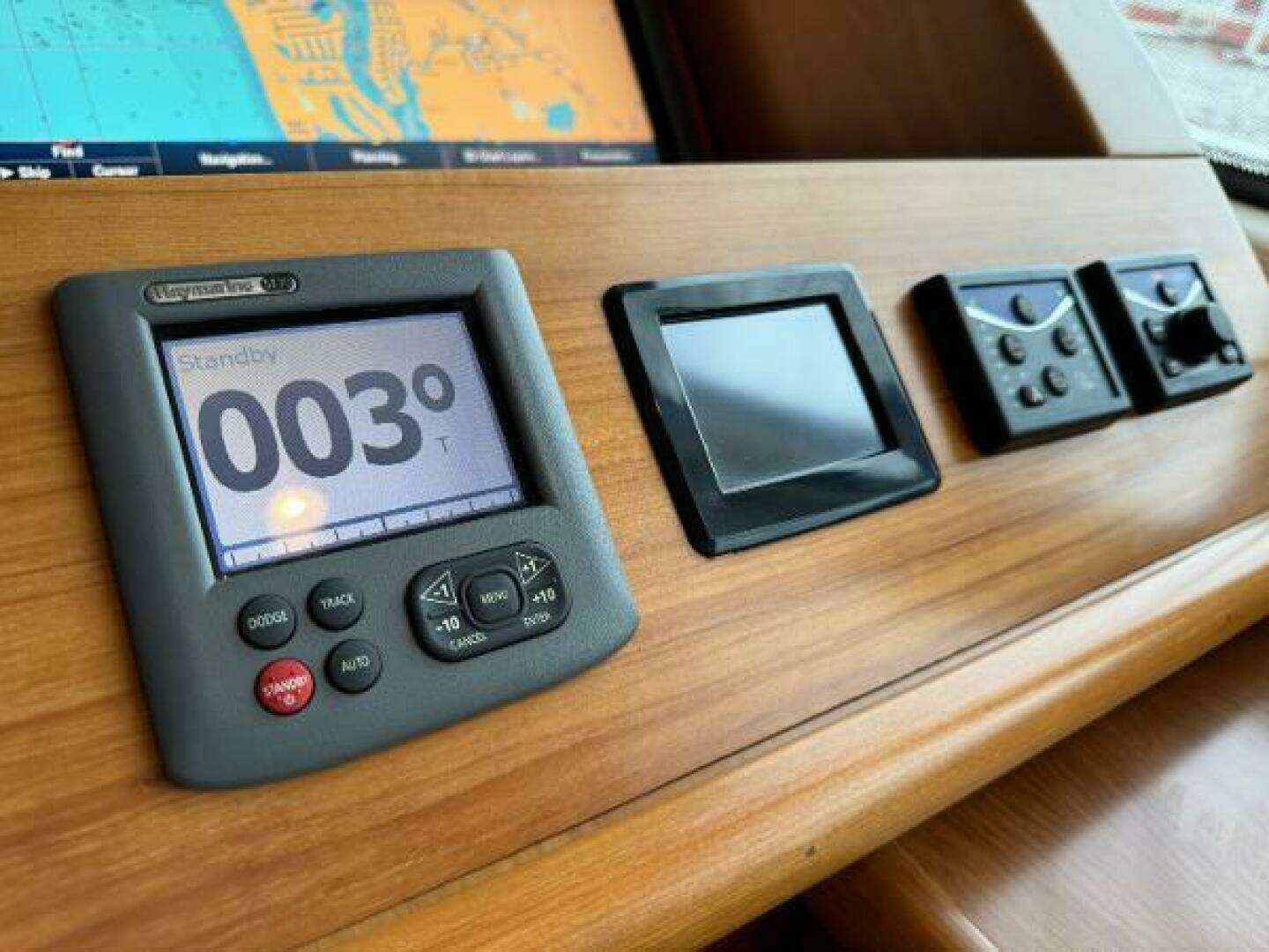 2010 Tiara Yachts 5800 Sovran - Image 31