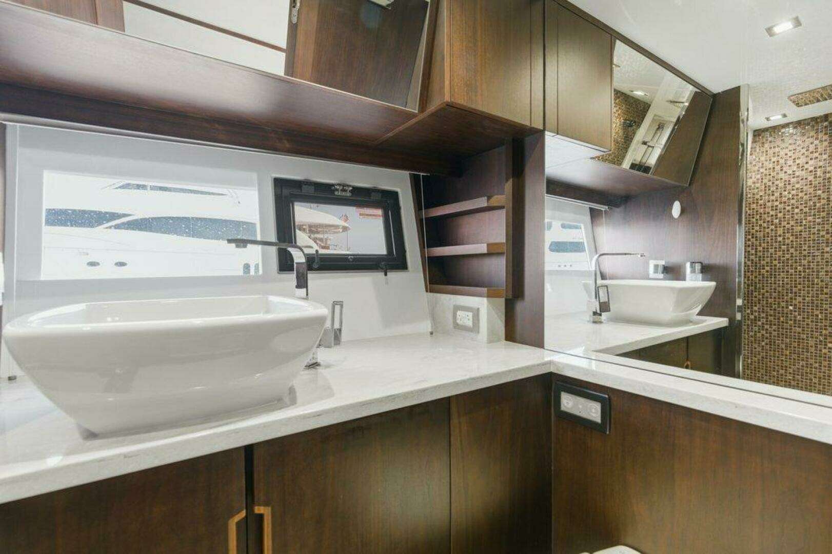 2017 Galeon 560 Sky - Image 34