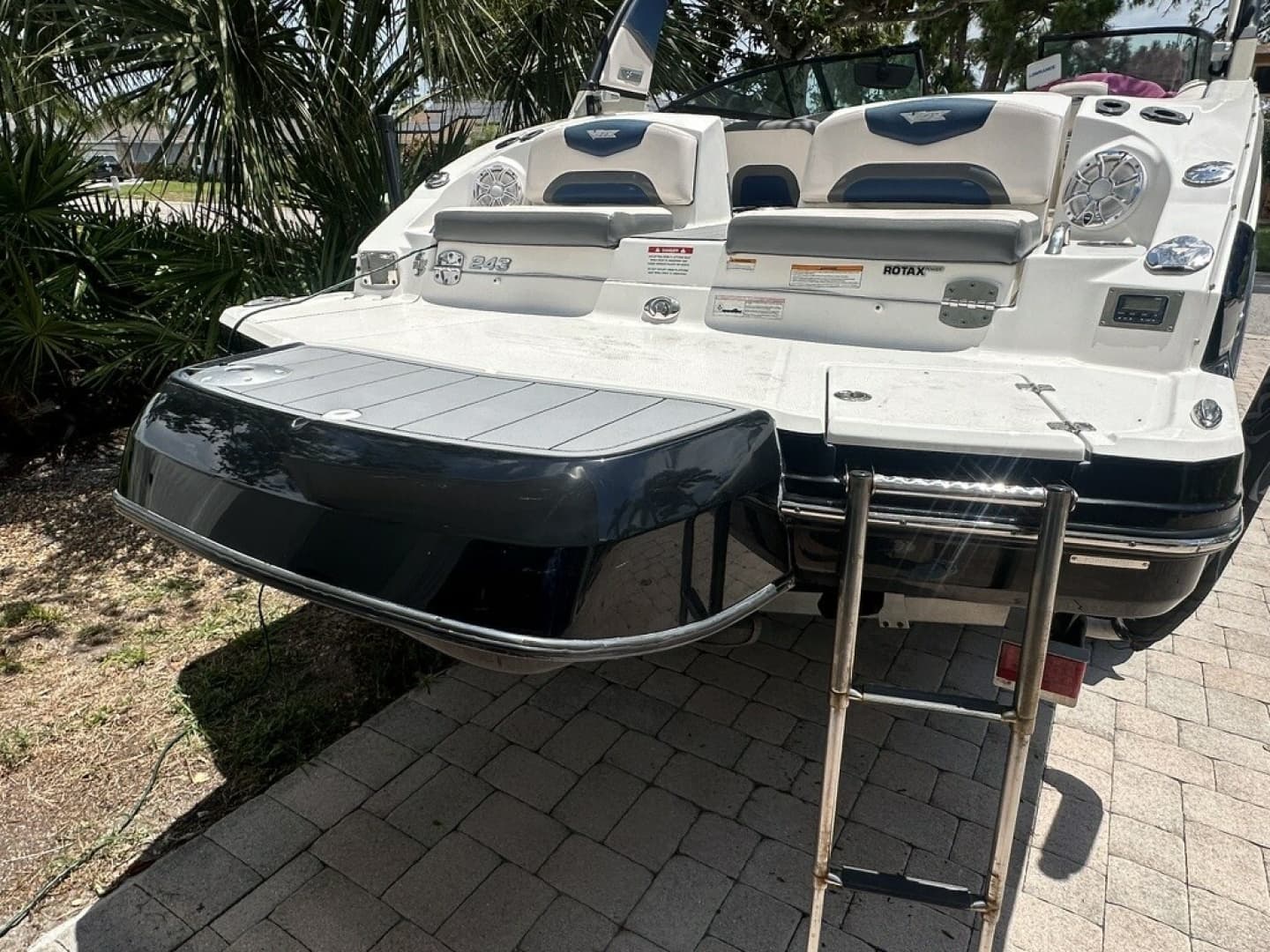 2017 Chaparral Vortex 243 VRX - Image 10