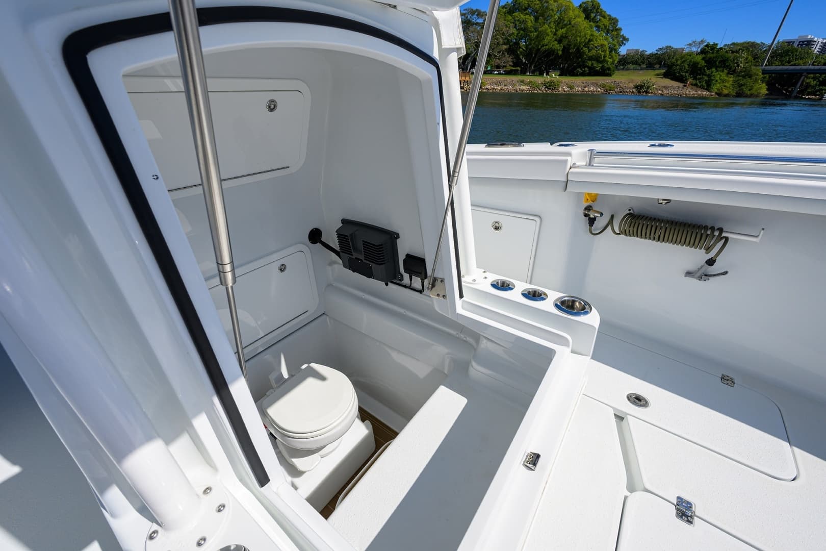 2023 Yellowfin 34 Offshore - Image 19
