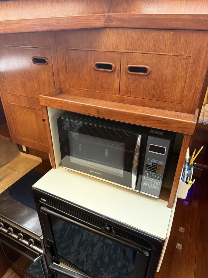 1988 President 35 Double Cabin - Image 25