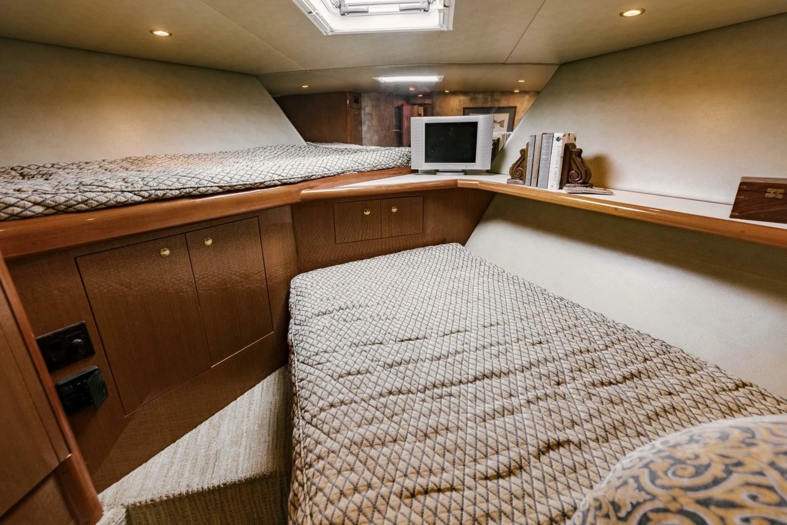 2003 Viking 56 Convertible - Image 40