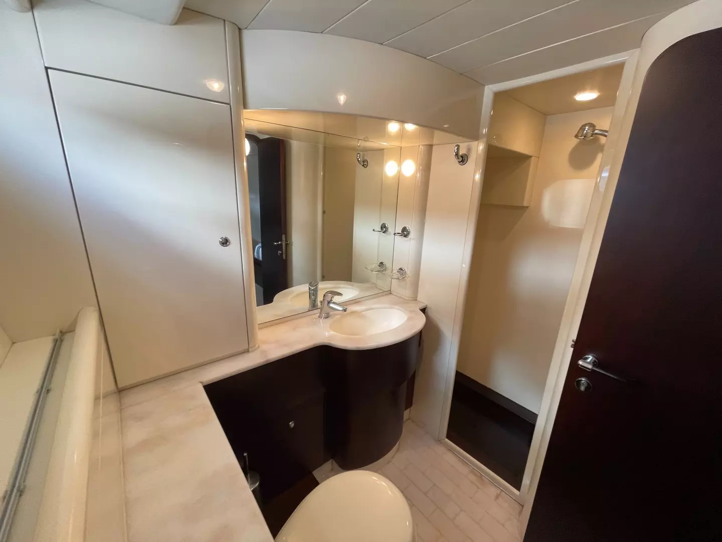 2001 Ferretti Yachts 680 - Image 25