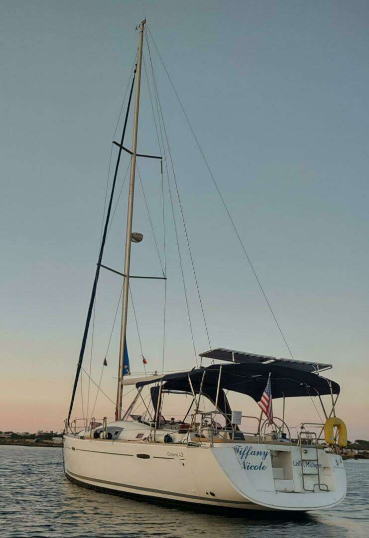 2011 Beneteau Oceanis 43 - Image 3