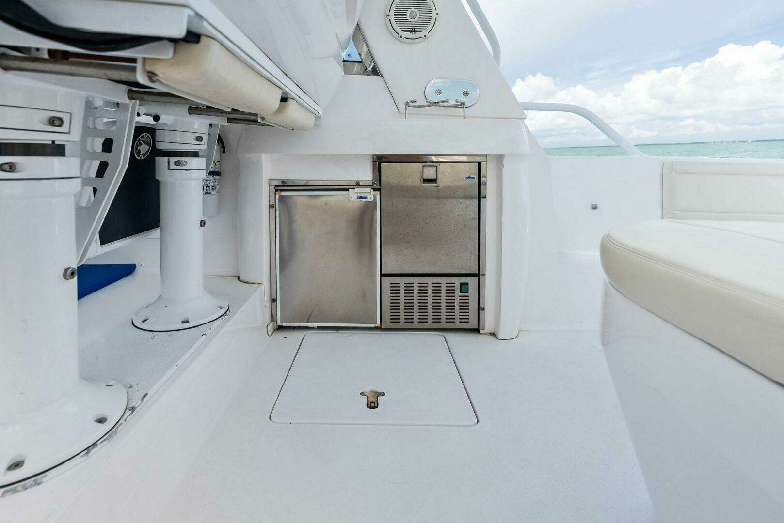 2018 Intrepid 430 Sport Yacht - Image 24