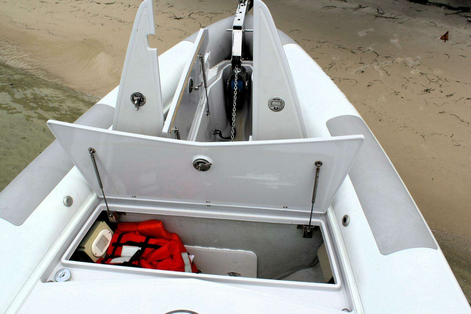 2013 Zeta 34 Custom - Image 4
