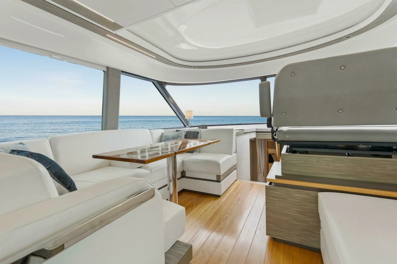 2019 Tiara Yachts C49 Coupe - Image 9