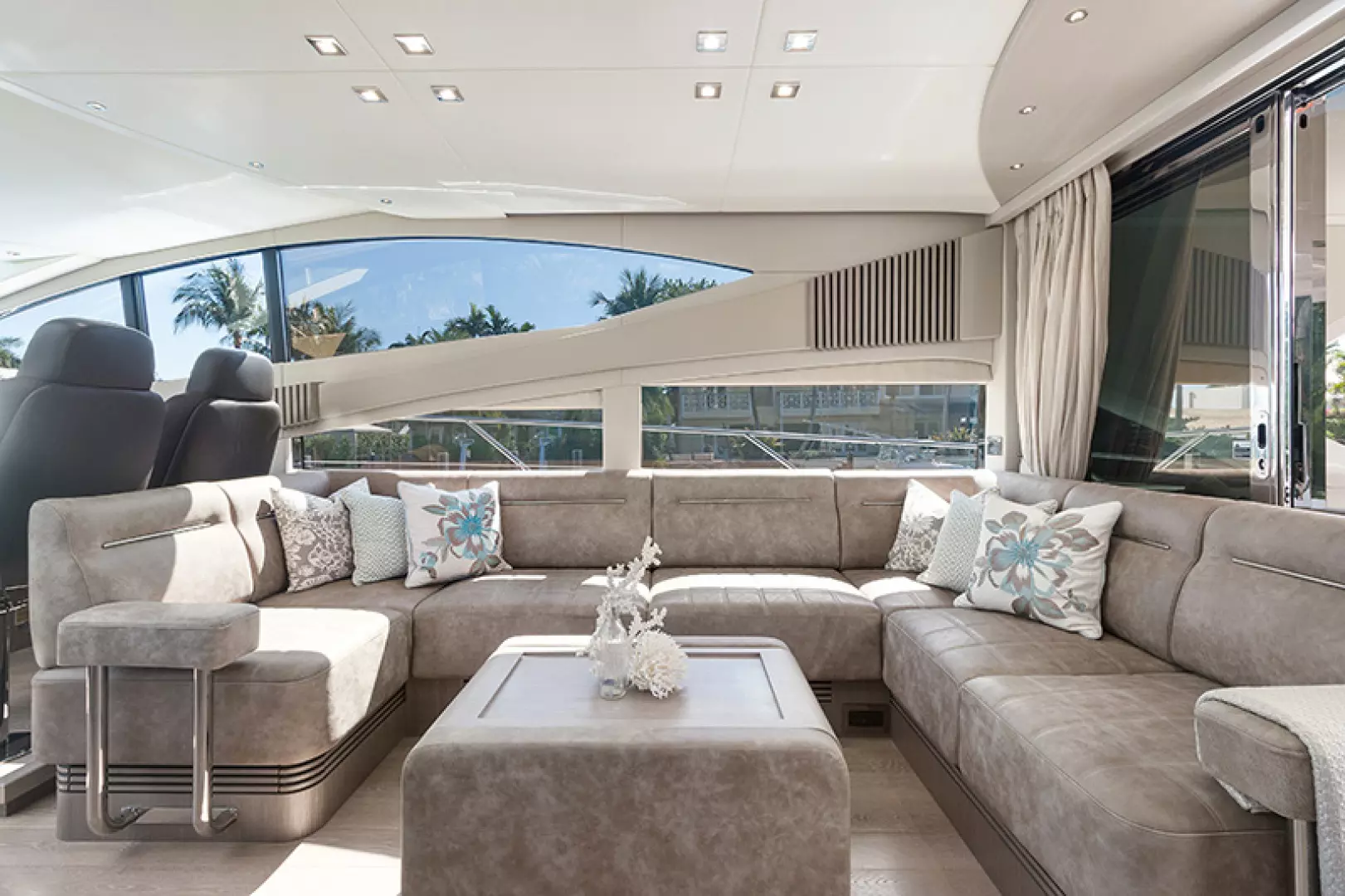 2015 Sunseeker Sport Yacht 68 - Image 4