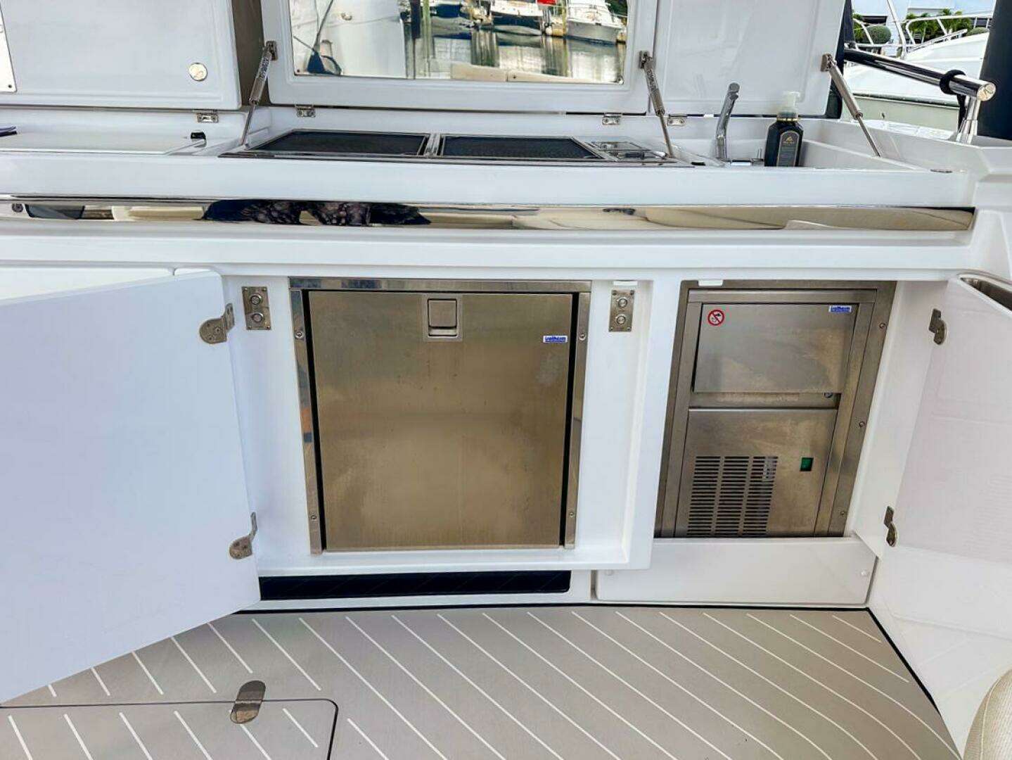 2023 Azimut Verve 47 - Image 23