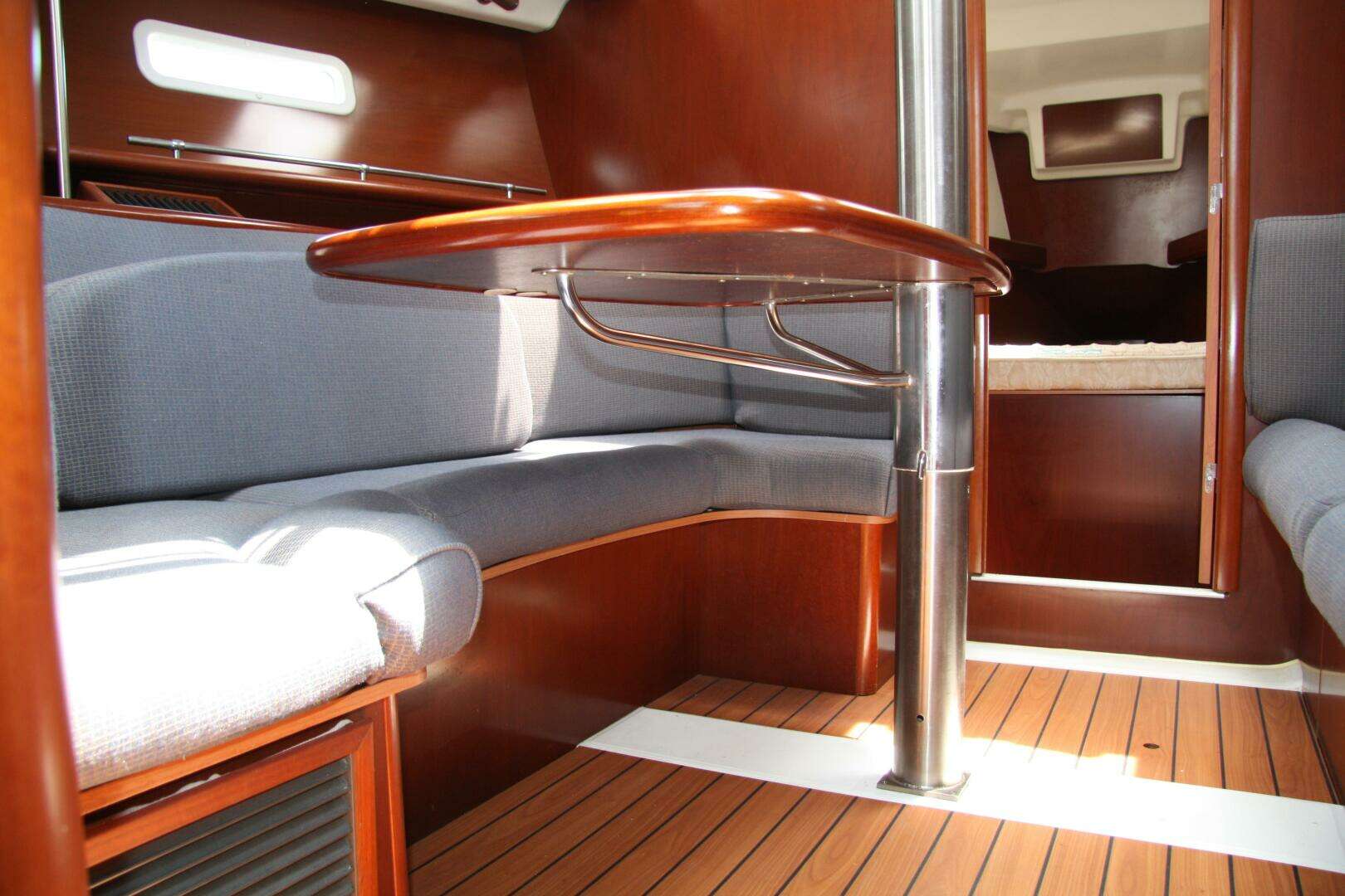 2006 Beneteau — - Image 41