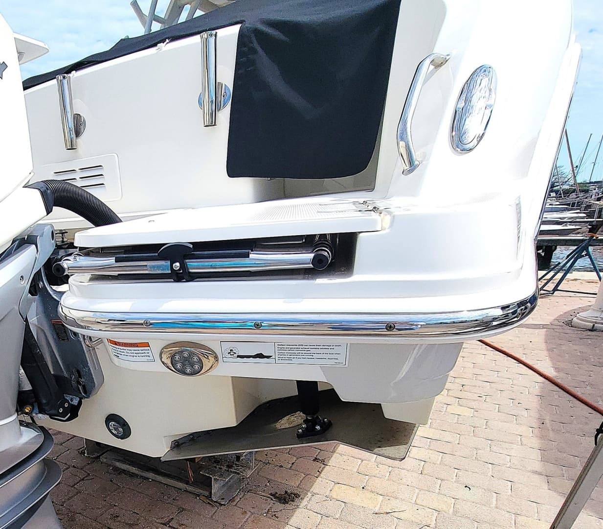 2022 Boston Whaler 320 Vantage - Image 24