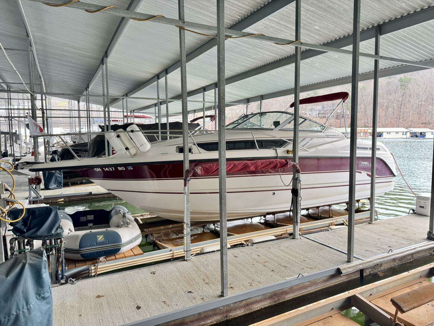 1994 Chaparral Signature 27 Cabin Cruiser - Image 3