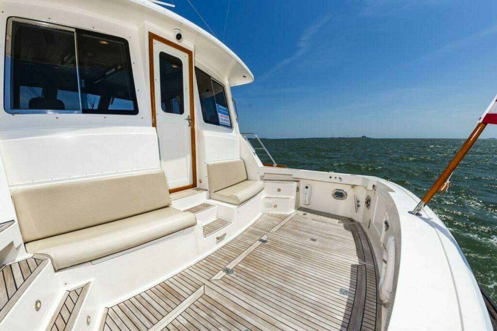 2005 Grand Banks 49 Eastbay SX w/Side Door - Image 12
