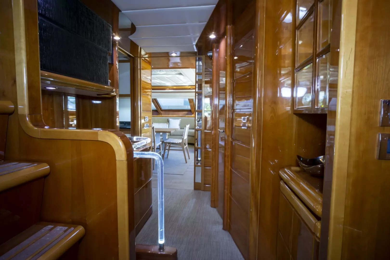 2000 Ferretti Yachts Custom Line 94 - Image 12