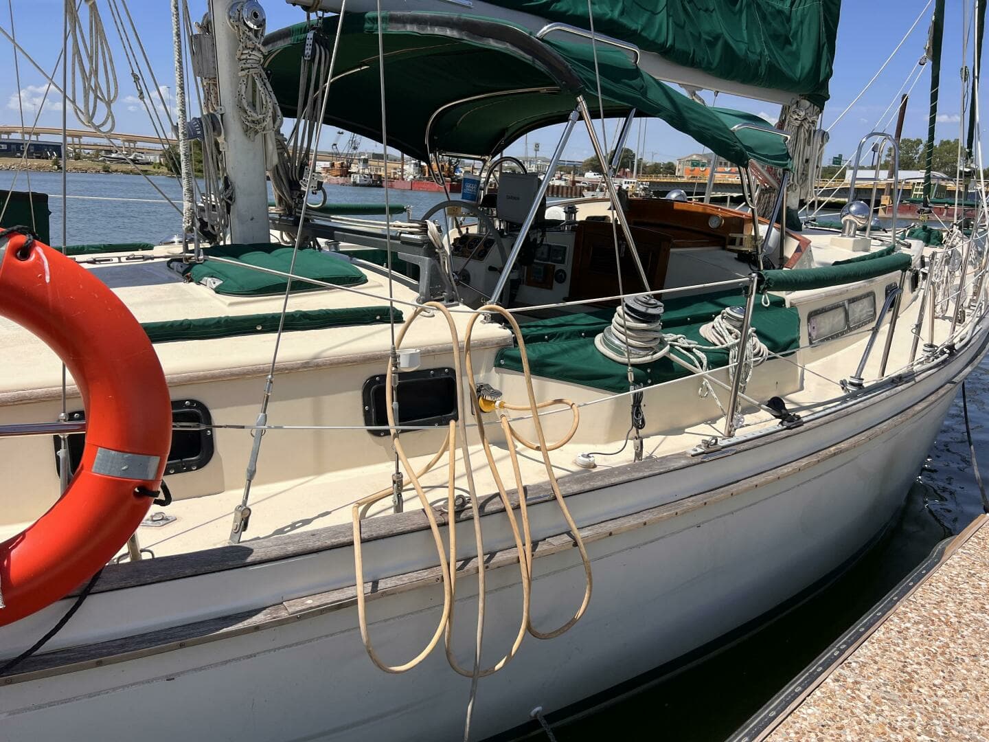 1982 Whitby Yachts — - Image 4