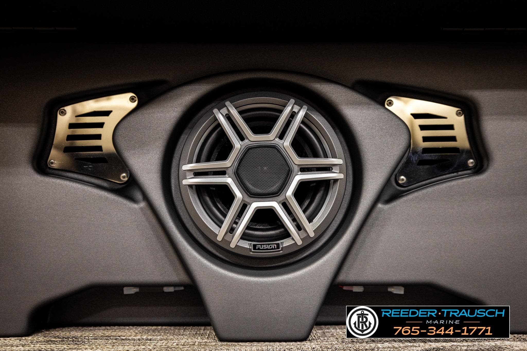 Avalon CAT QLS 2026 speaker system with sleek design and metallic accents.