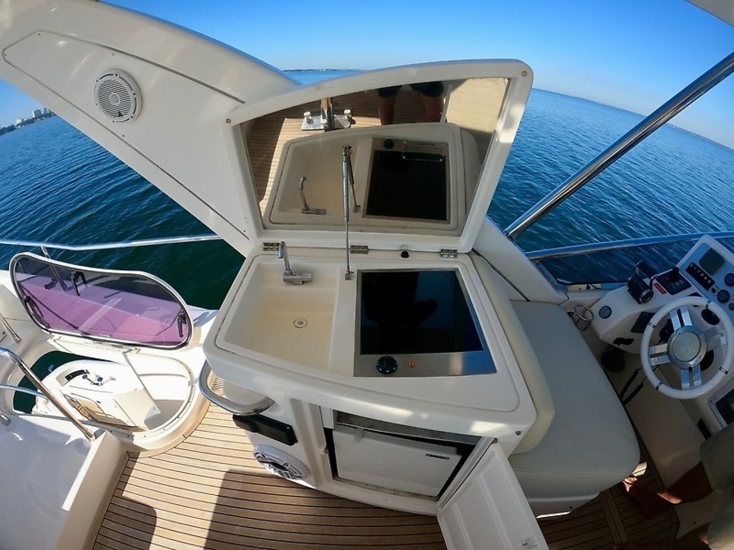 2011 Azimut FlyBridge - Image 15