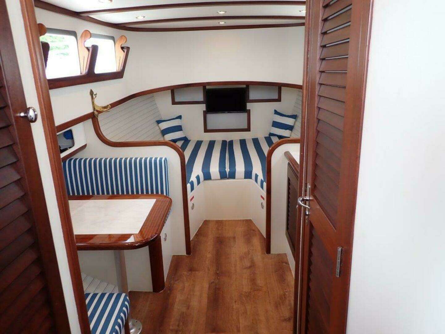 2021 Custom Launch 45 Pilothouse - Image 3
