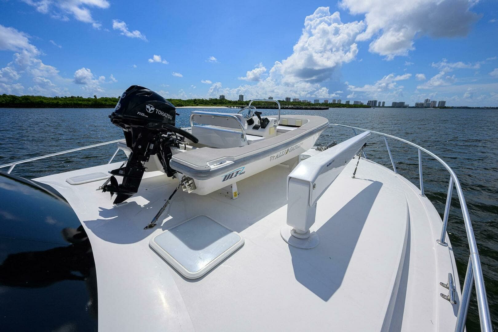 2000 Viking 50 Convertible - Image 31