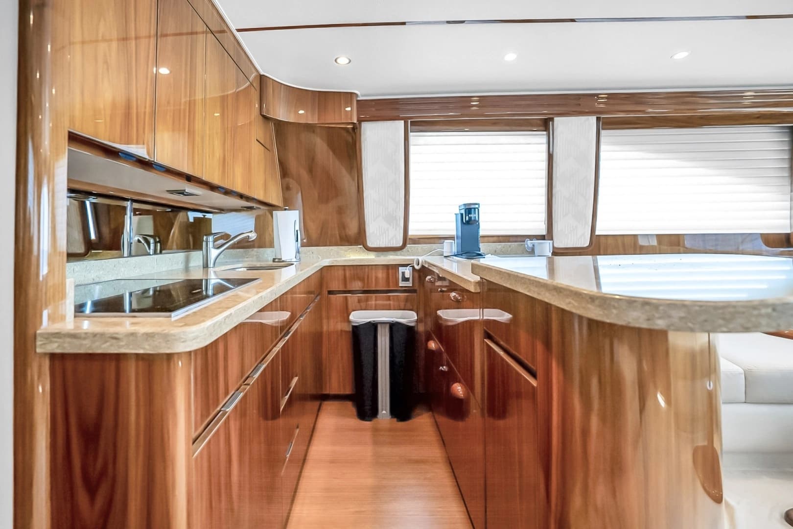 2021 Viking 48 Convertible - Image 15