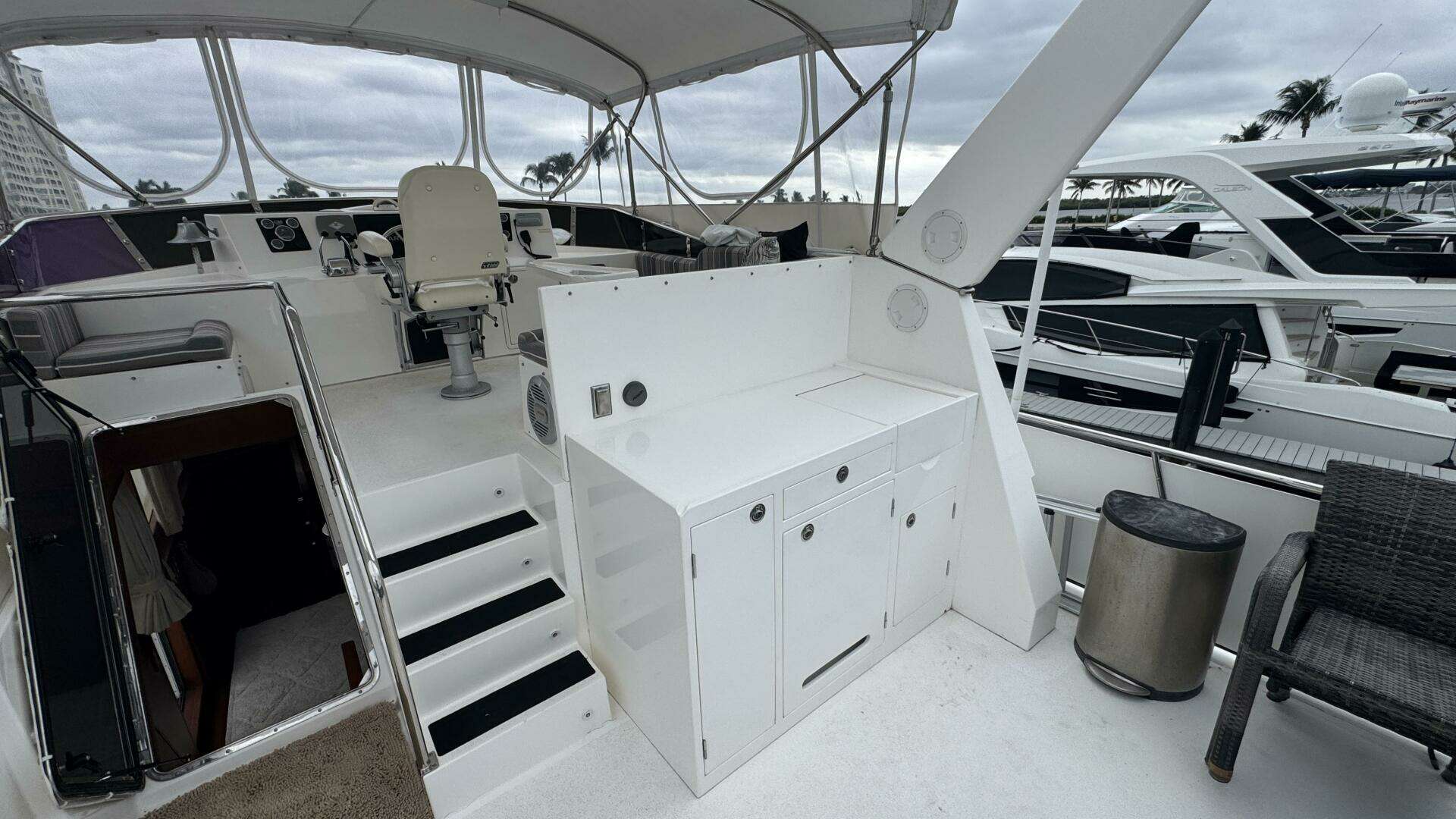 2007 Jefferson 52 Pilothouse SE - Image 4