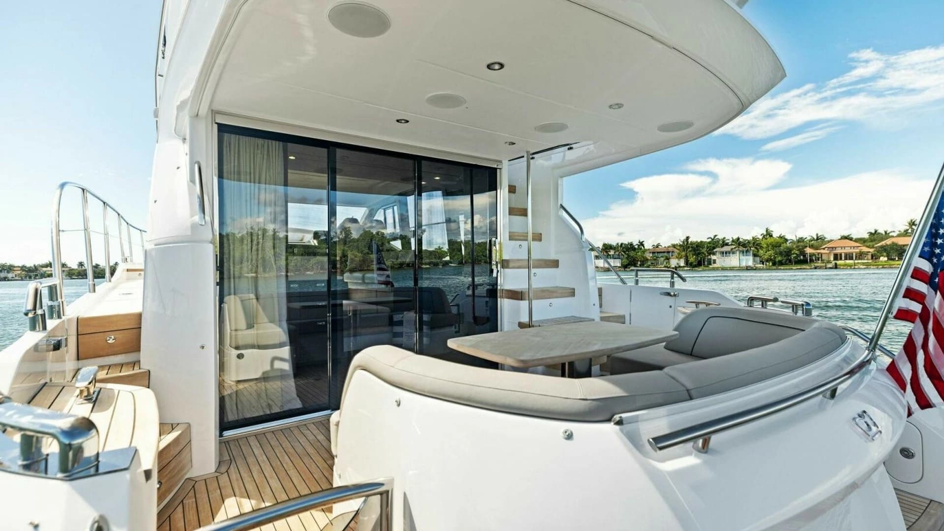 2025 Princess F50 Flybridge - Image 32