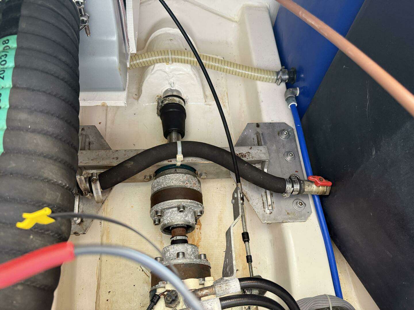2013 Greenline 33 - Image 67