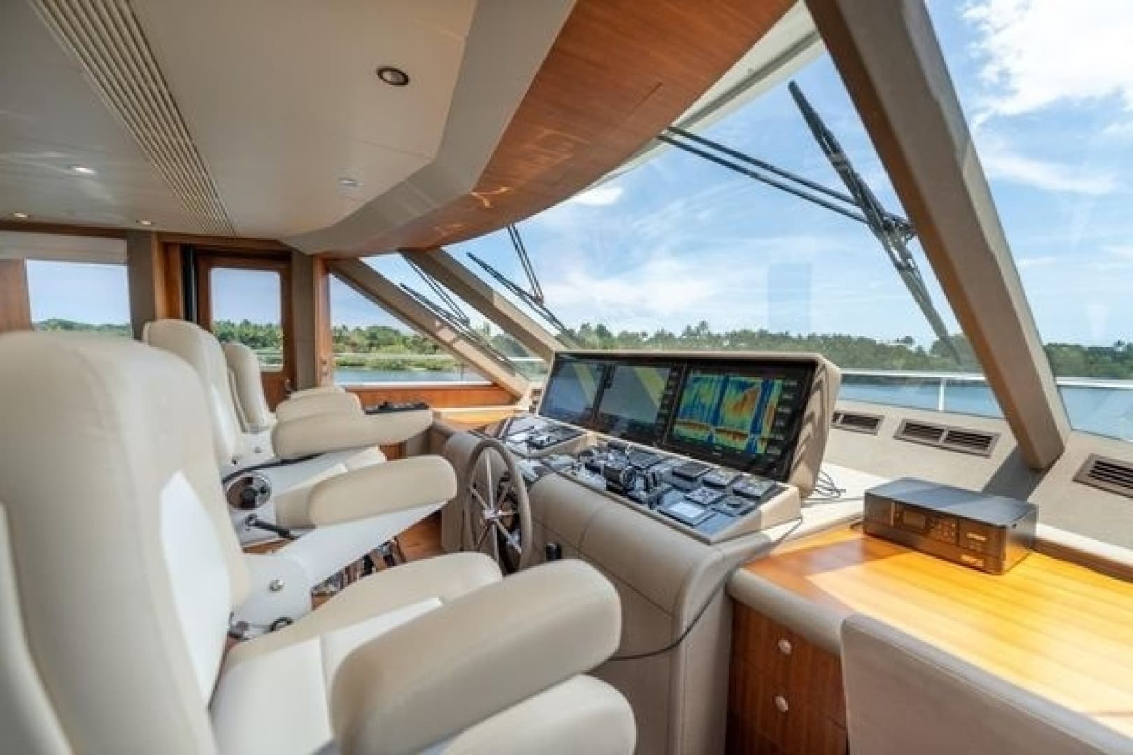 2019 Ocean Alexander Motoryacht 100 - Image 23
