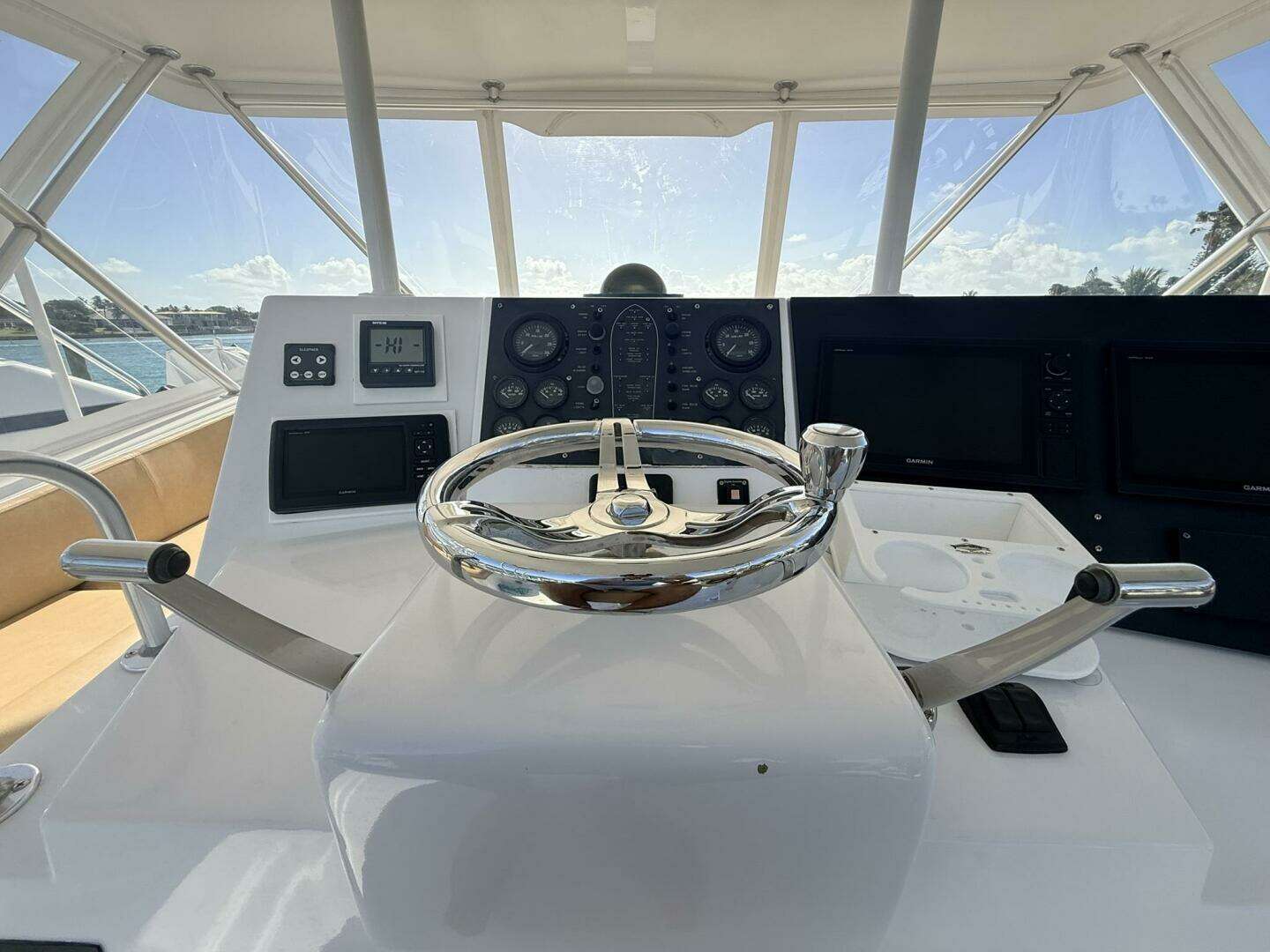 1992 Viking 50 Convertible - Image 17
