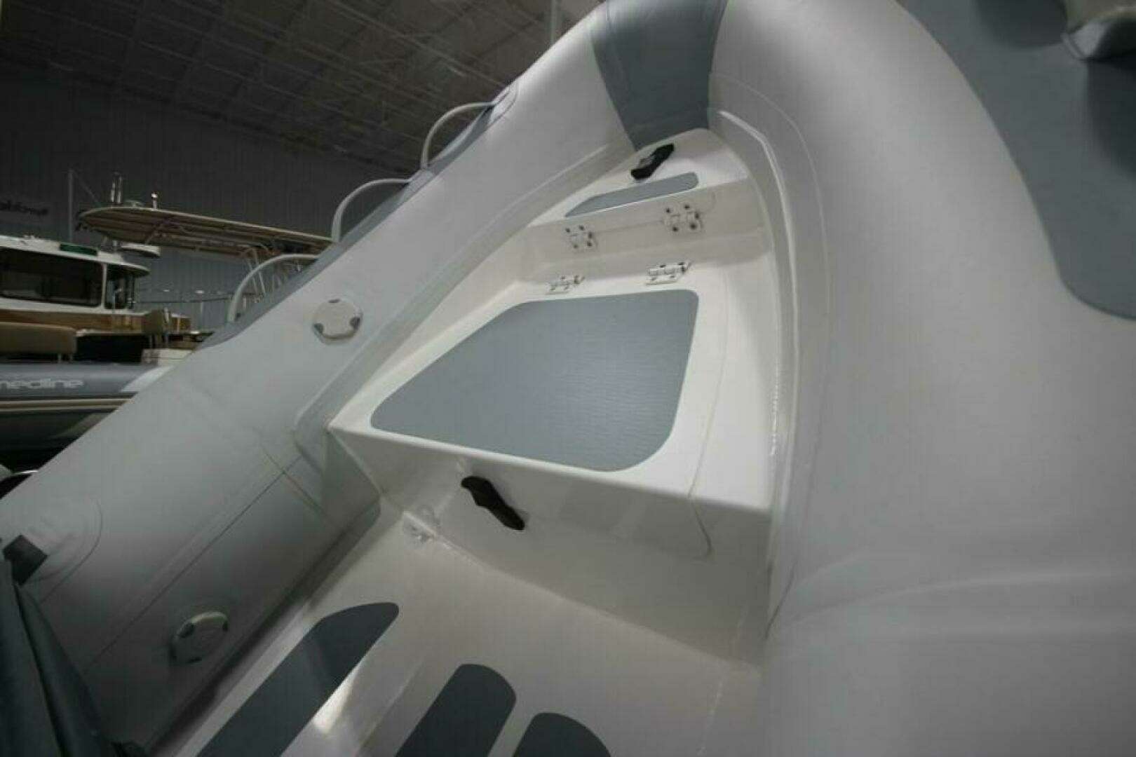 2023 Zodiac Cadet 300 RIB DL ALU PVC - Image 2
