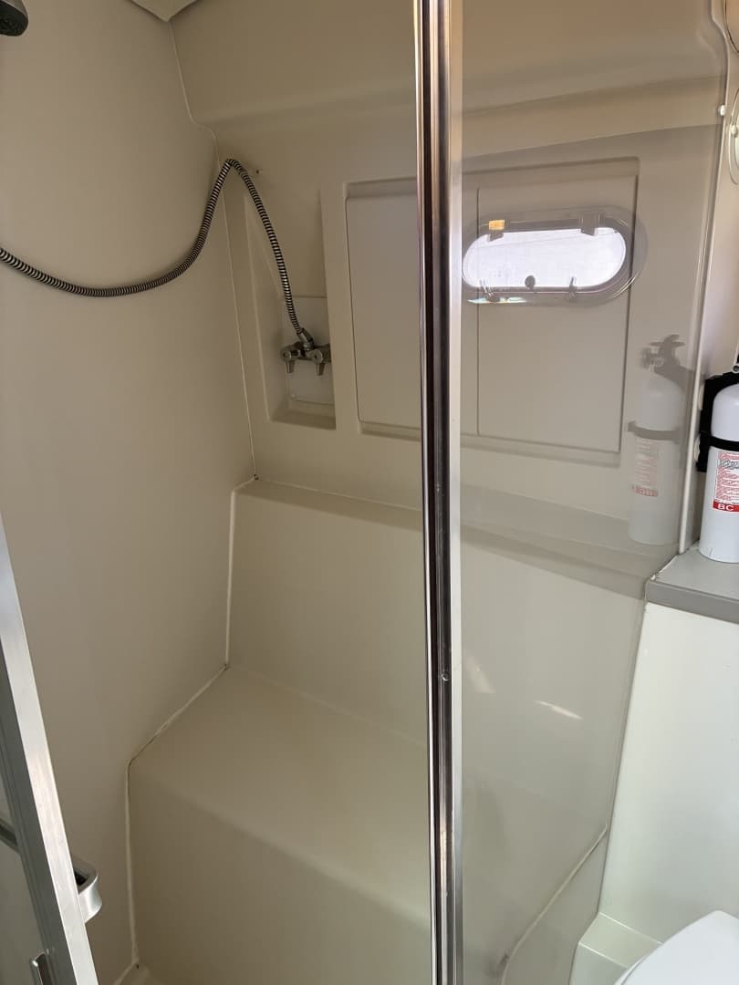 1995 Carver 370 Voyager - Image 18