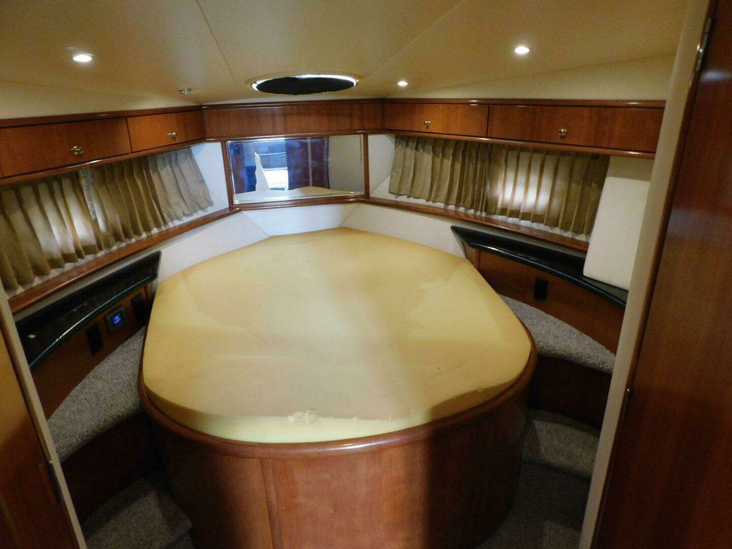2003 Carver 44 CPMY - Image 35
