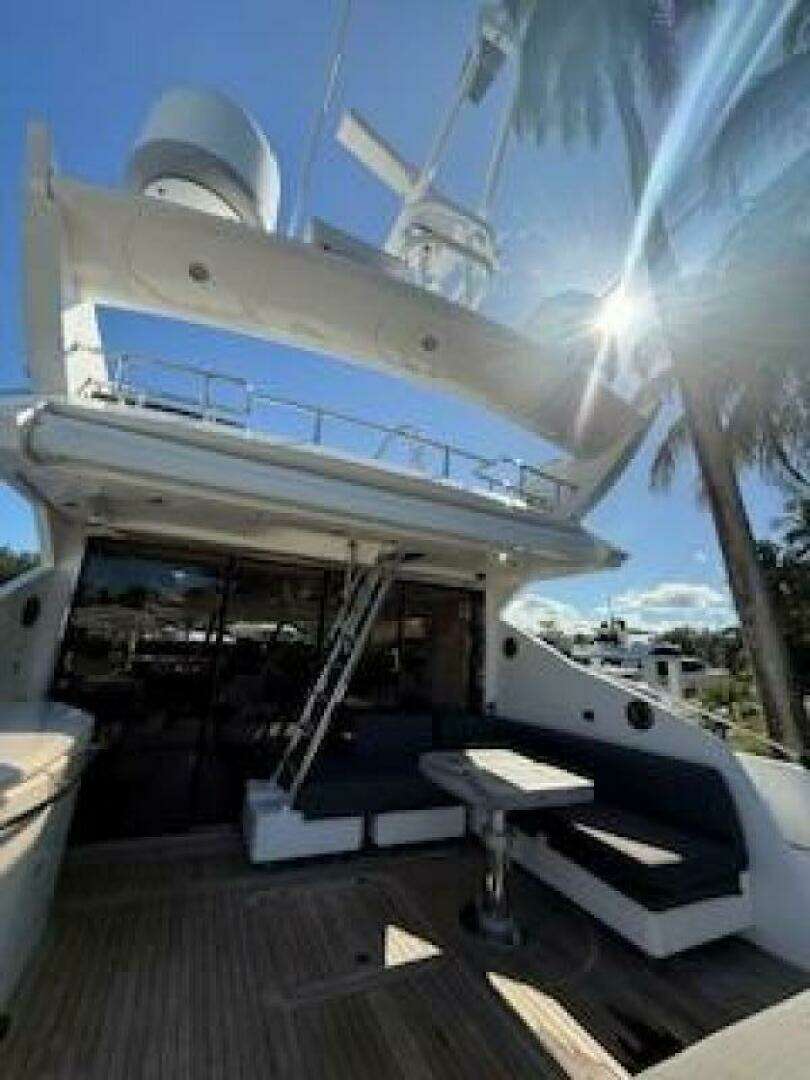 2012 Sunseeker Predator Sport Yacht 74 - Image 10