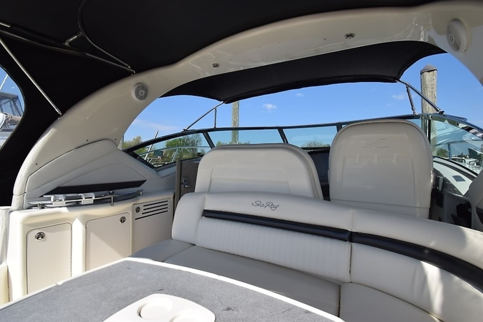 2004 Sea Ray 390 Sundancer - Image 14