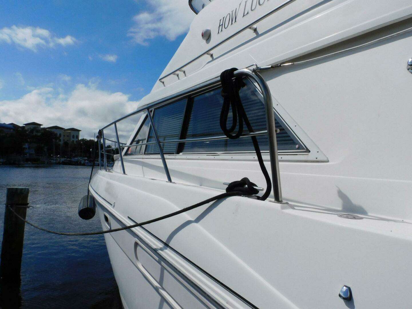 2003 Cruisers Yachts 3750 Motoryacht - Image 25