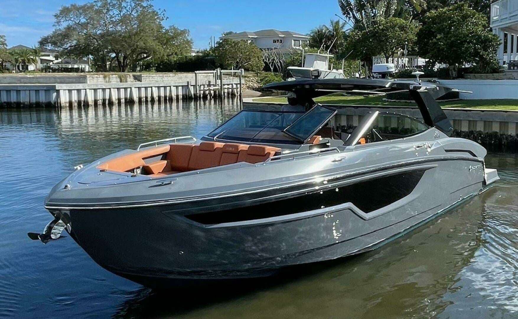 2023 Cruisers Yachts 38 GLS - Image 2