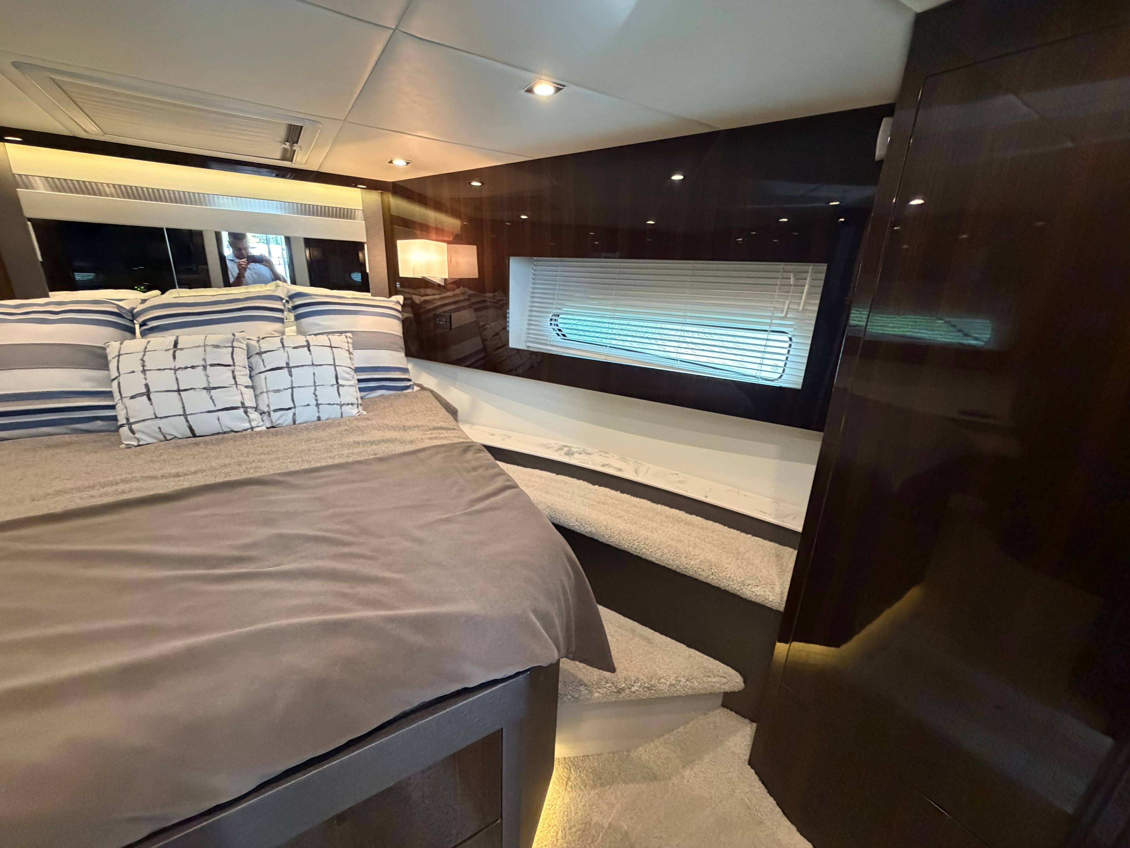 2022 Cruisers Yachts 46 Cantius - 17