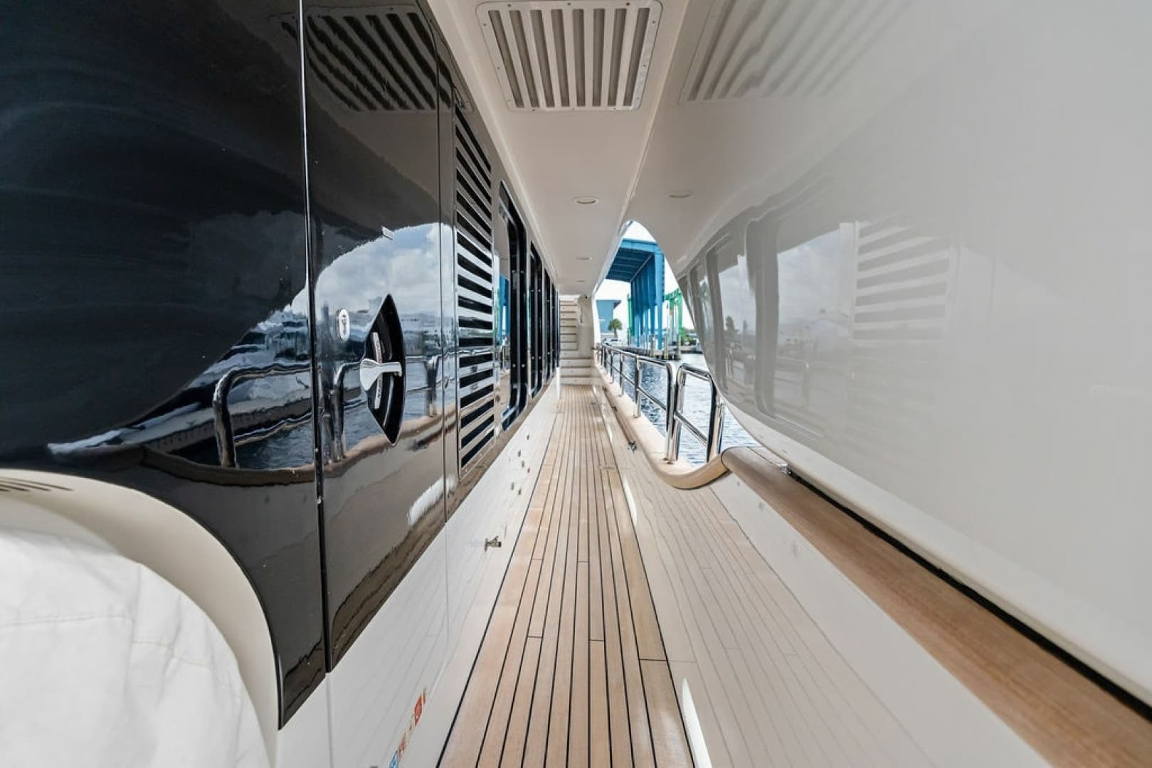 2008 Benetti 121 Classic - Image 11