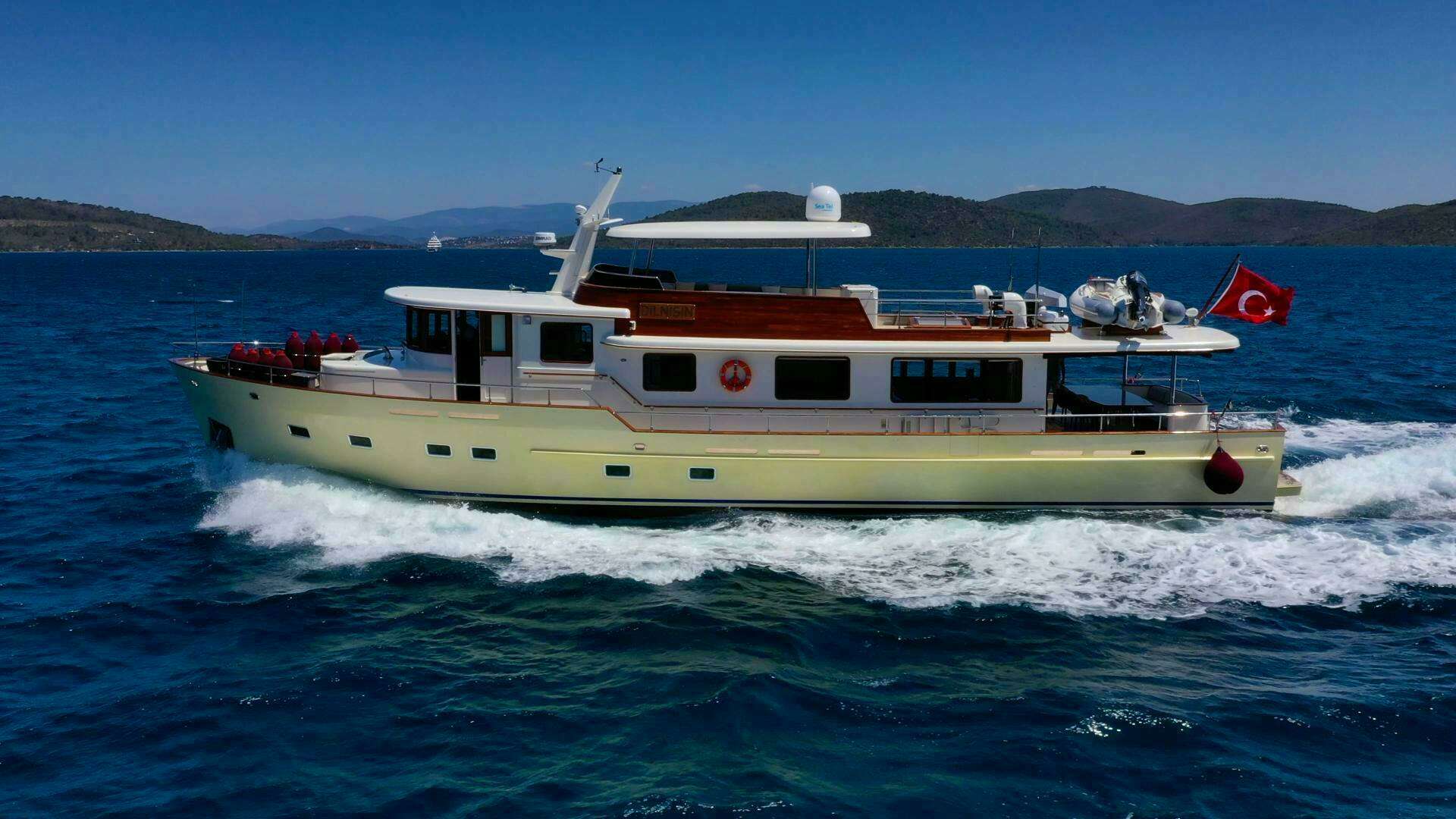 2013 TAKA Yachts Custom - Image 31