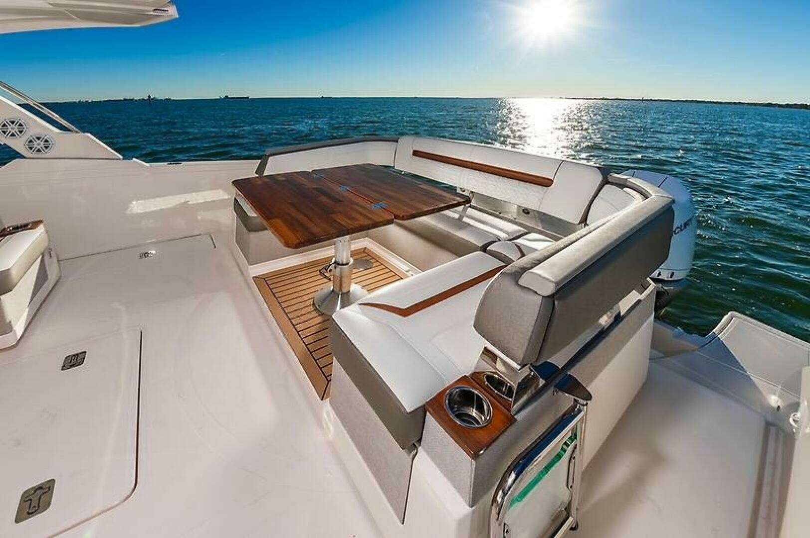 2023 Tiara Yachts 38 LS - Image 19
