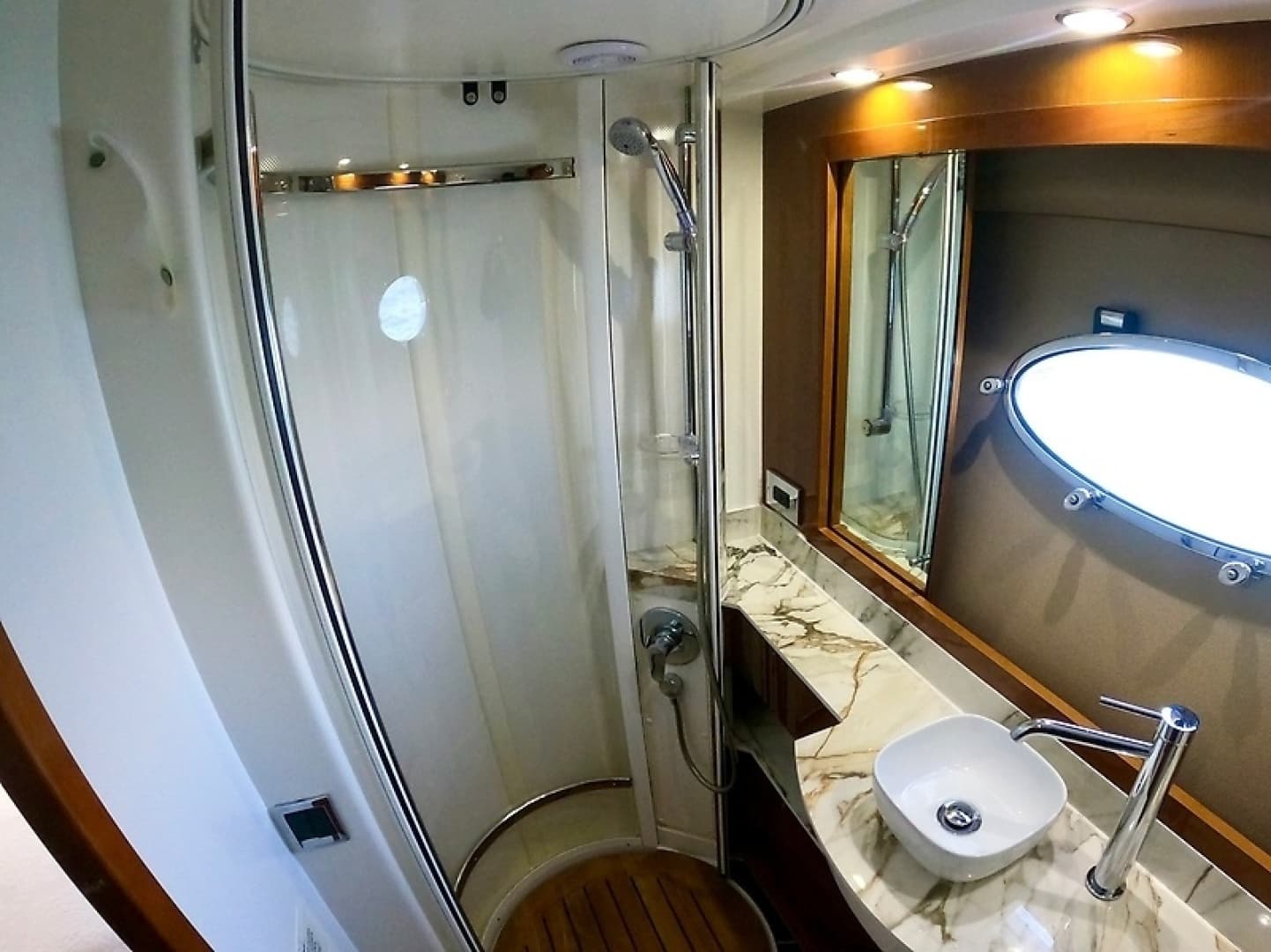 2009 Princess F54 flybridge - Image 50
