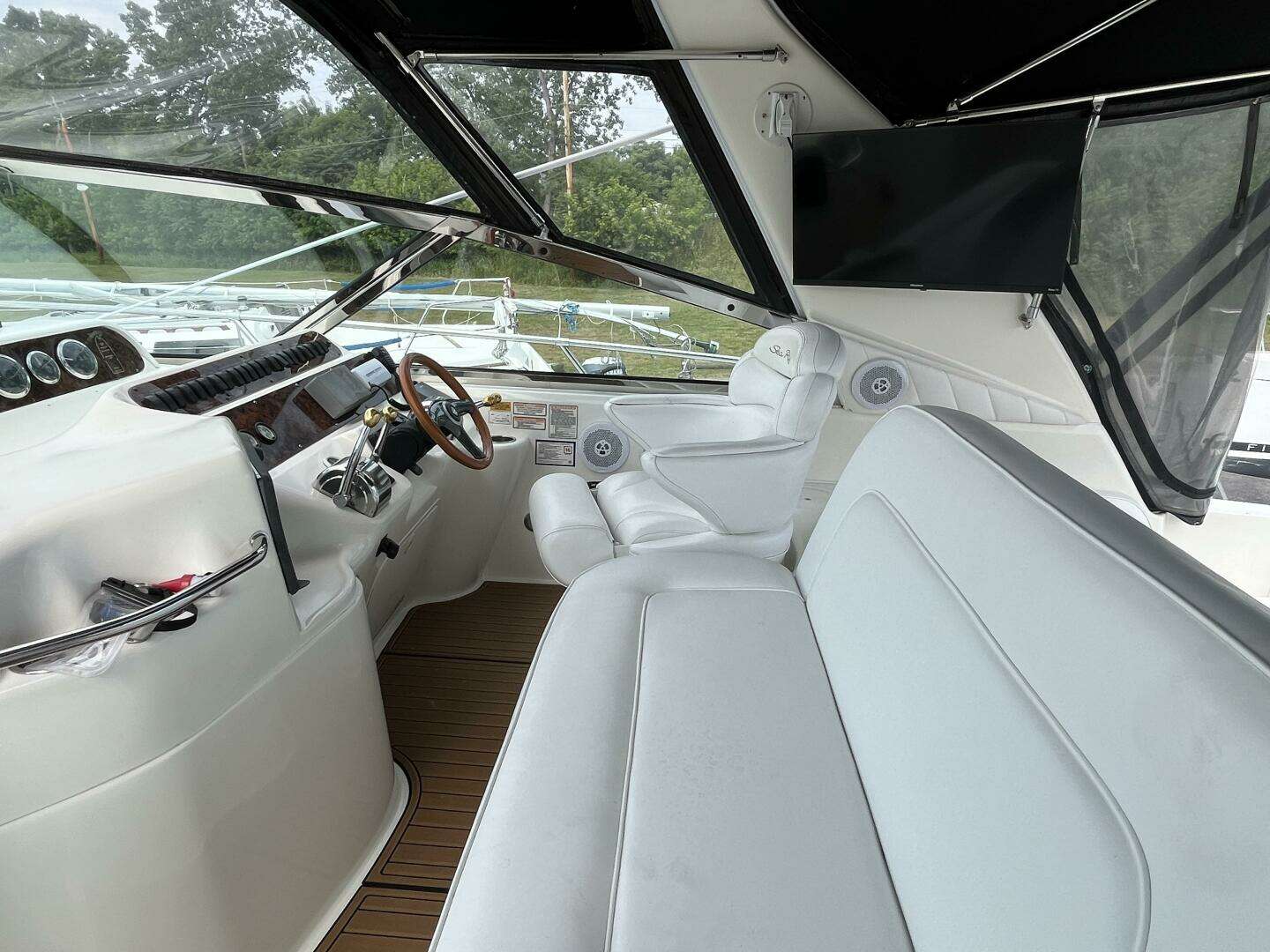 1999 Sea Ray 400 Sundancer - Image 27