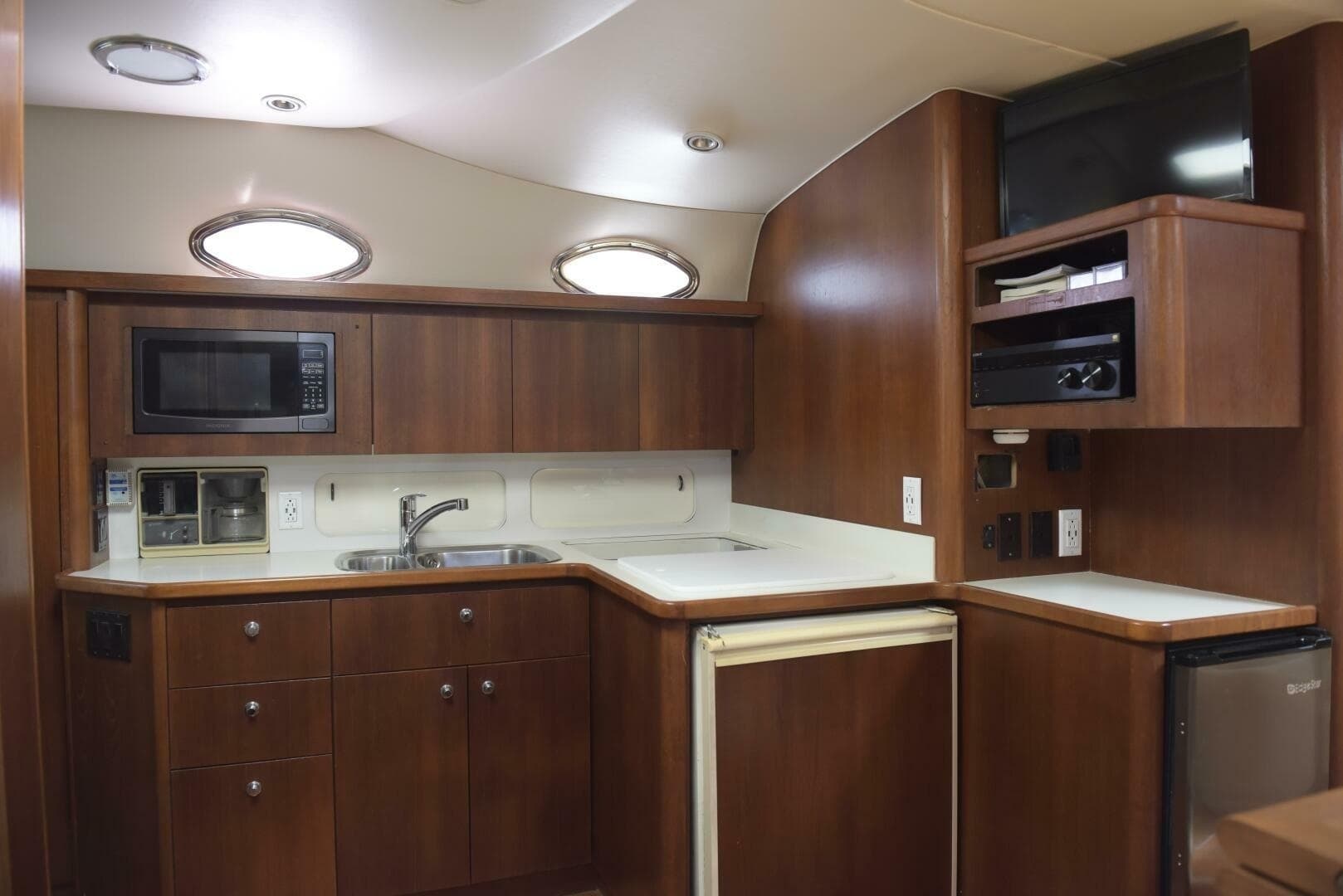 1995 Tiara Yachts 4000 - Image 15