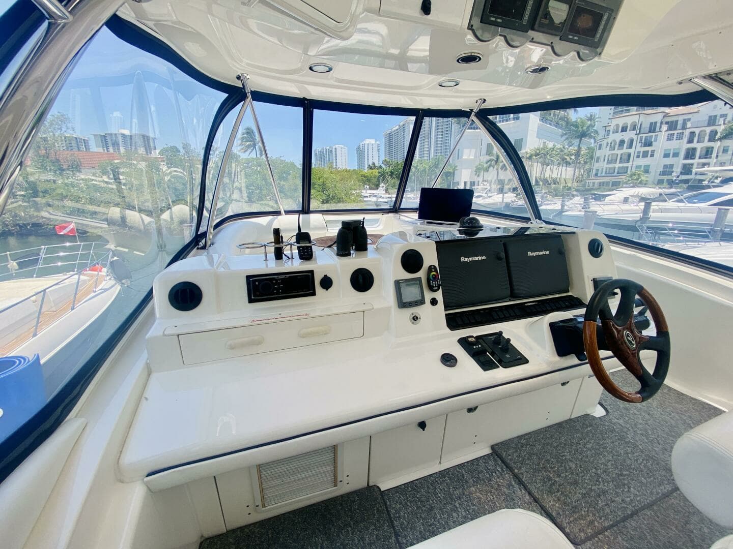 2006 Sea Ray 58 Sedan Bridge - Image 19