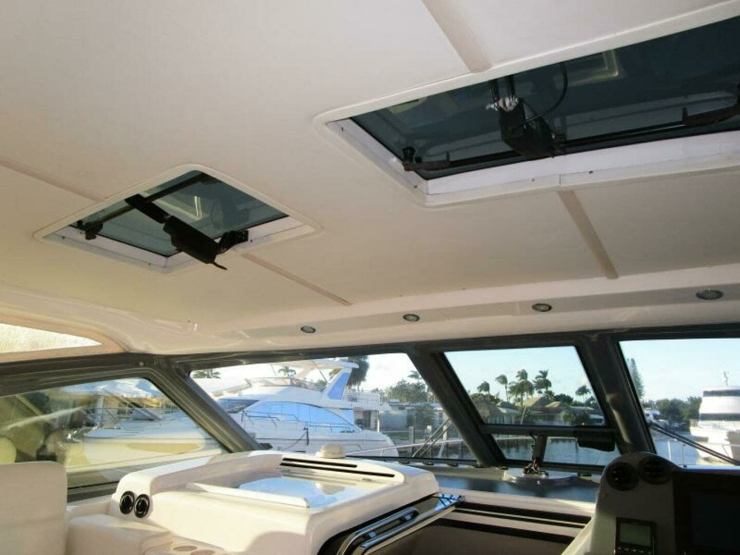 2003 Tiara Yachts 5200 Express - Image 38