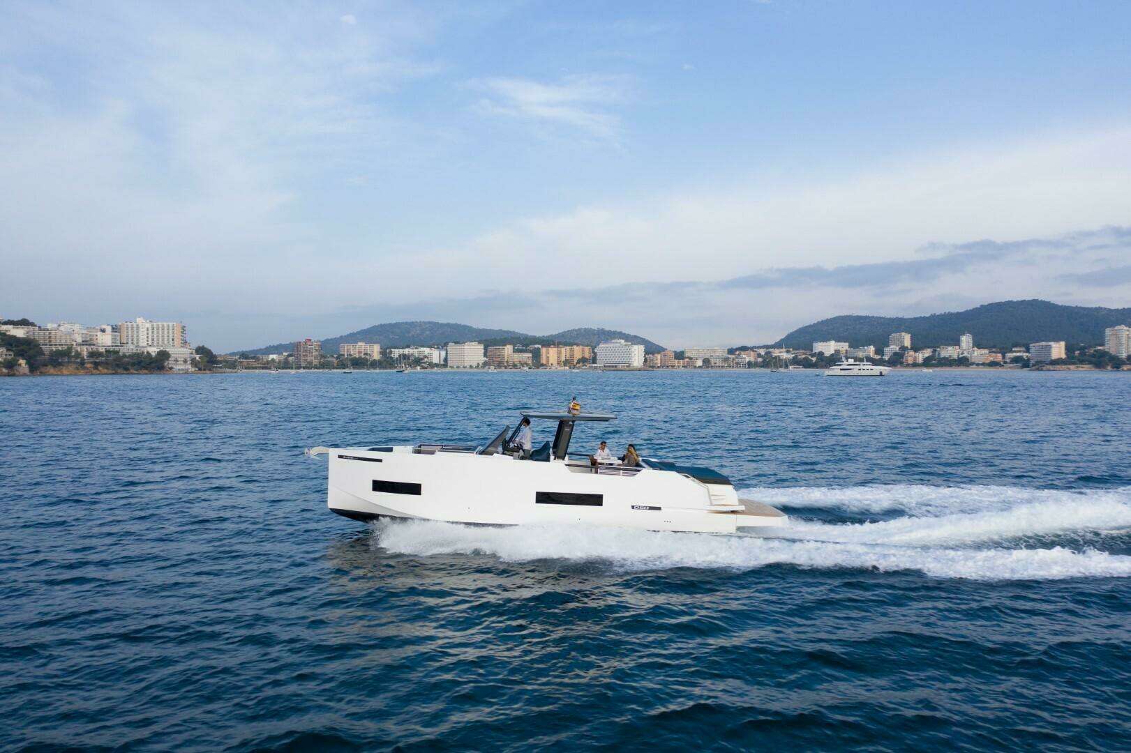 2026 De Antonio Yachts 50 Open - Image 3
