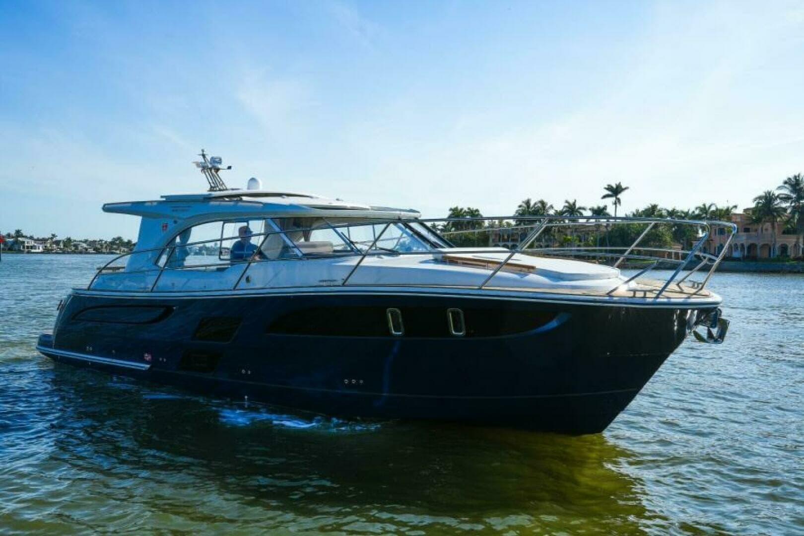 2026 Marex 360 Cabriolet Cruiser - Image 10